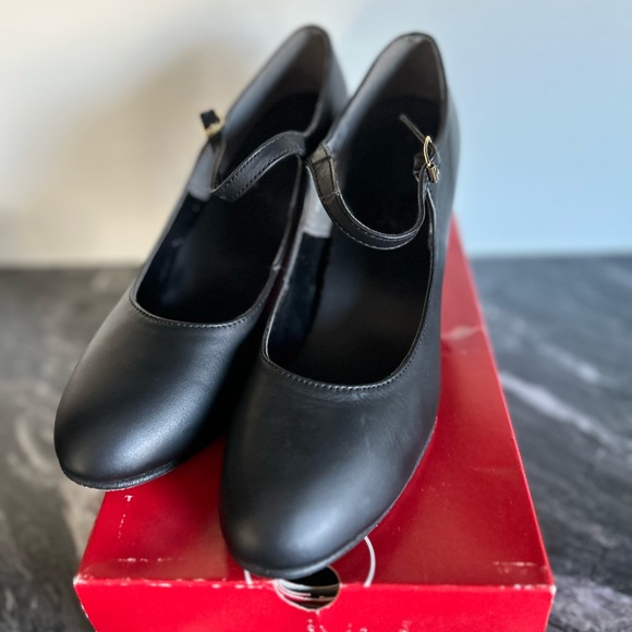 Capezio Women’s Black Heel - Picture 5 of 16
